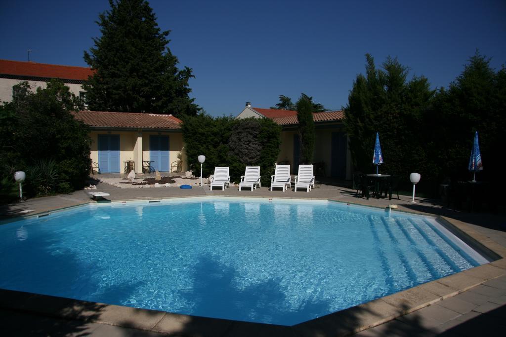 Logis La Cremaillere Hotel Montélimar Екстериор снимка