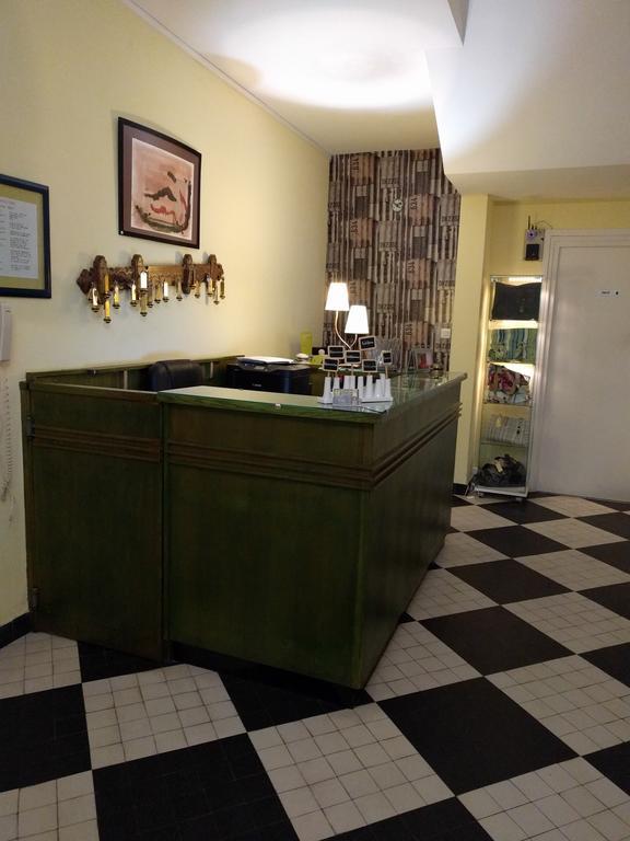 Logis La Cremaillere Hotel Montélimar Екстериор снимка